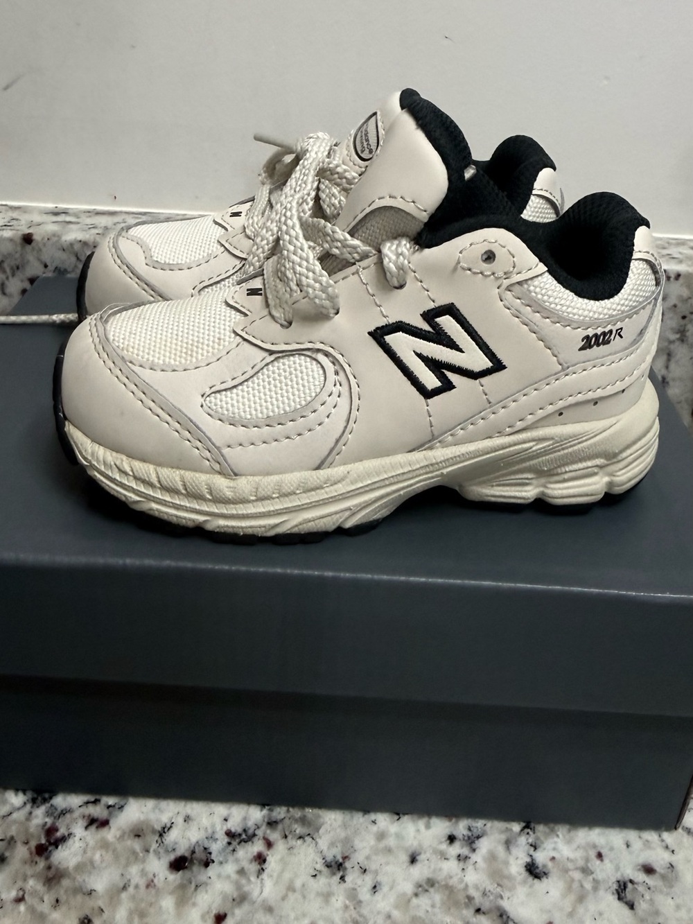 New Balance Kids 2002R Accent Sneakers